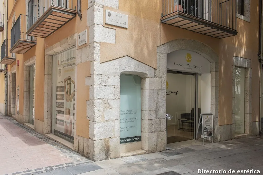 Laser Factory man & woman Figueres - Joan Maragall