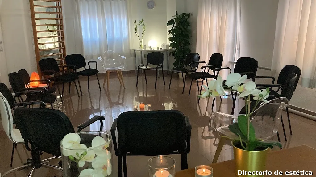 CENTRO ORAMAR: FISIOTERAPIA INTEGRATIVA•Osteopatía Integral Biodinámica•TM Fascial•Integración Somática SNA-Trauma•PSICOLOGÍA