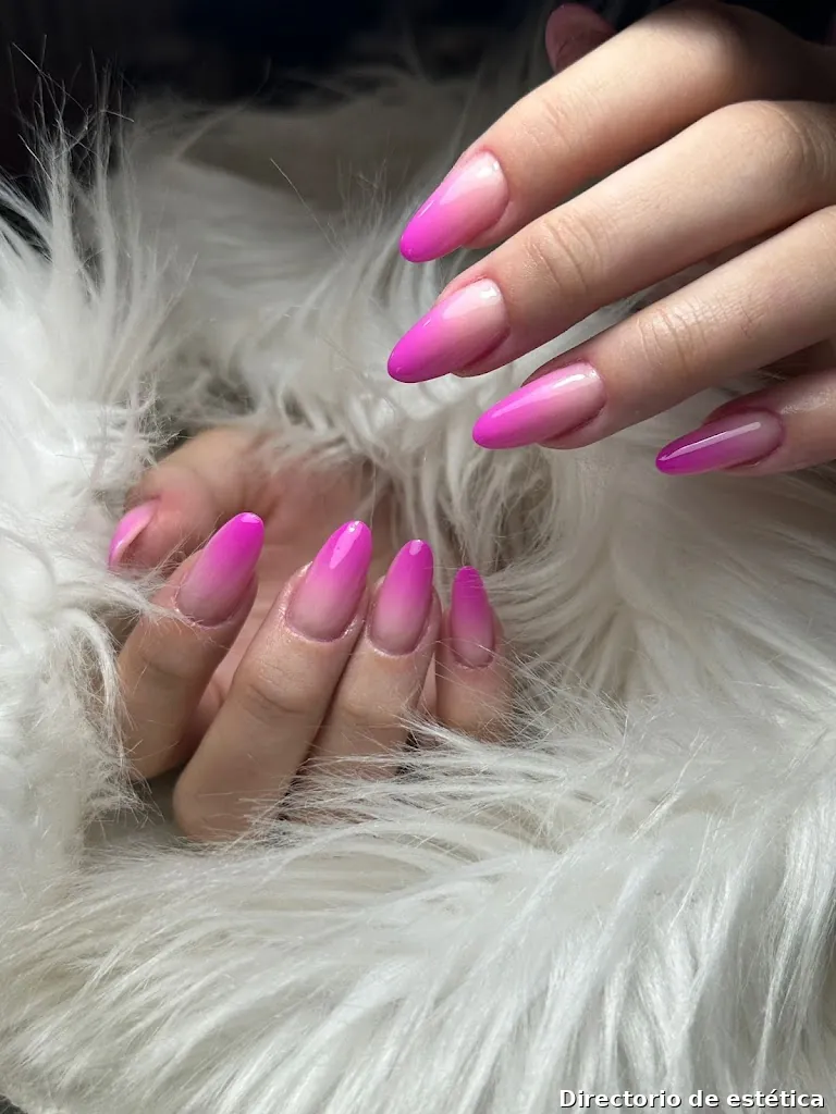 ALBA VILLALTA •NAILS & BEAUTY•