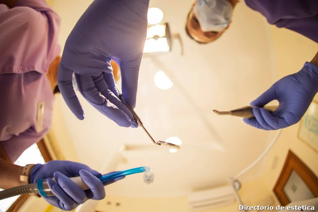 Clínica Dental en Conil Clara Chamorro - Adrián Fernández-Ceballos