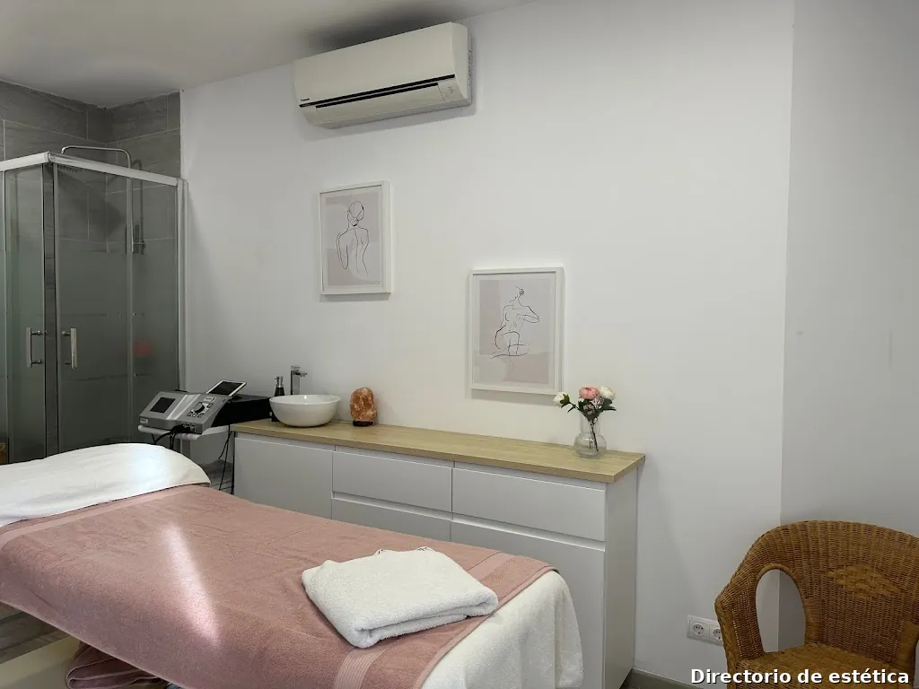 Merche Acosta · Estética y uñas